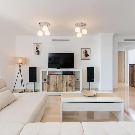 Amazing New Apt.-3 Rooms-6 Pools-spa 601 Estepona